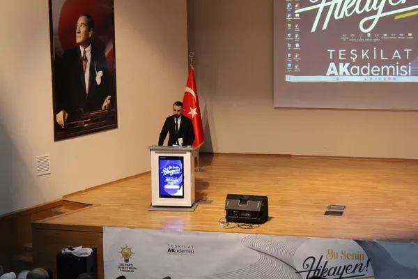ak-parti-teskilat-akademisi-egitim-programi-agrida-gerceklestirildi-1753018528632.jpg