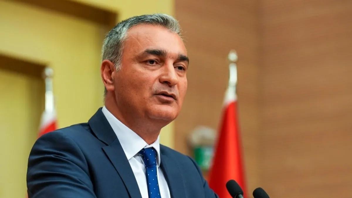 CHP Sözcüsü Sarı’dan “Özgür Özel ve Ekrem İmamoğlu ihraç edilecek mi?” sorusuna yanıt: Parti içinde paralel yapı var CHP Sözcüsü Sarı’dan “Özgür Özel ve Ekrem İmamoğlu ihraç edilecek mi?” sorusuna yanıt: Parti içinde paralel yapı var