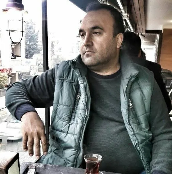 izmirde-feci-kaza-kontrolden-cikan-tirin-altinda-kalan-surucu-hayatini-kaybetti-1778334541536.jpg
