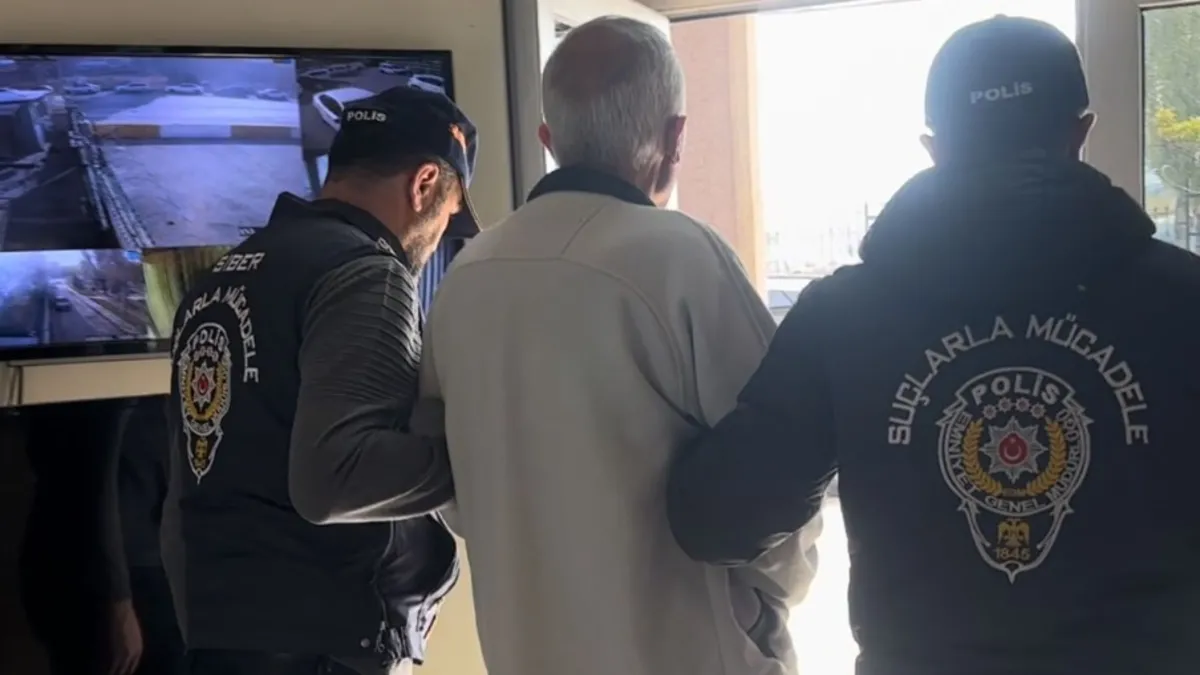 42 yıl kesinleşmiş hapis cezası bulunan firari yakalandı 42 yıl kesinleşmiş hapis cezası bulunan firari yakalandı