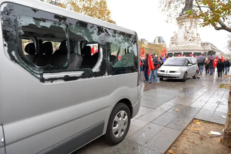 Fransa’da PKK’lı grup, mitinge katılanlara saldırdı!