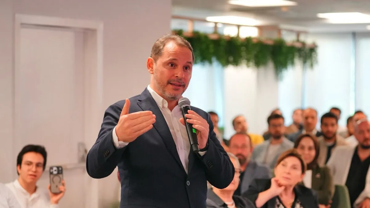 Devletin üst kademesi hain kalkışmaya tanıklığını anlattı! Berat Albayrak: O gece benzeri görülmemiş bir destandır