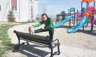 Şampiyon atlet sokakta form tutuyor