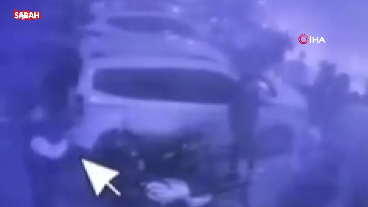 Gaziantep’te düğünde havaya ateş eden şahıs yakalandı: Ateş etme anları kamerada | Video videosunu izle Gaziantep’te düğünde havaya ateş eden şahıs yakalandı: Ateş etme anları kamerada | Video videosunu izle