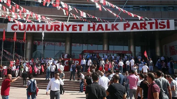 Son dakika haberler: CHP’de Kurultay öncesi kılıçlar çekildi! Kılıçdaroğlu’nu topa tuttu: CHP bunu haketmiyor...