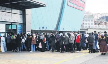 Boş salonları seyirci ile doldurdu