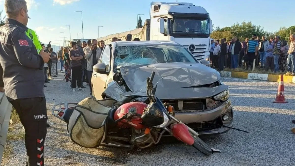 Manisa'da otomobil motosikletle çarpıştı: 1 ölü