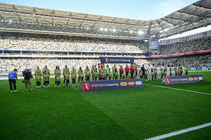 fenerbahce-eyupspor-canli-fenerbahce-eyupsporu-konuk-ediyor-ikinci-yari-oynaniyor-1789918642570.jpeg