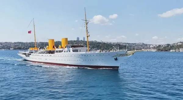 tcg-savarona-gemisi-istanbul-bogazindan-sorunsuz-gecti-1787848971462.jpg