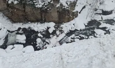 Gümüşhane'de etkili olan kar yağışı kazaya neden oldu: 5 yaralı #gumushane