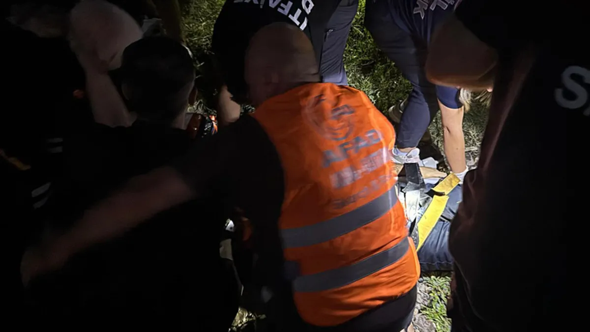 Köprüde bir anda kayboldu: Arkadaşı durumu ihbar etti! Hayati tehlikesi sürüyor Köprüde bir anda kayboldu: Arkadaşı durumu ihbar etti! Hayati tehlikesi sürüyor