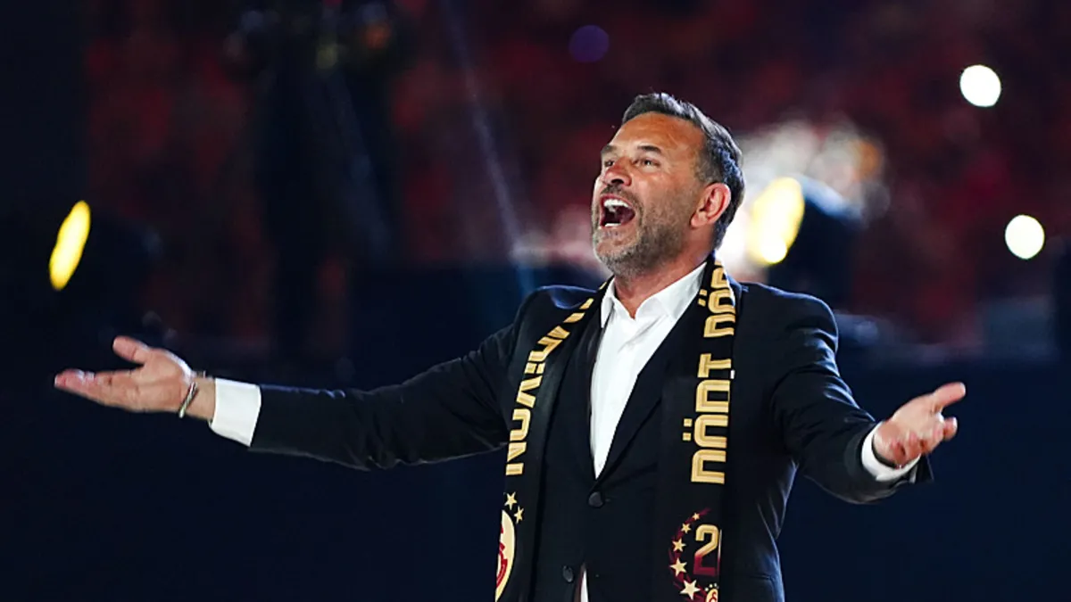 Galatasaray'dan kontenjan hamlesi: Okan Buruk onay verdi