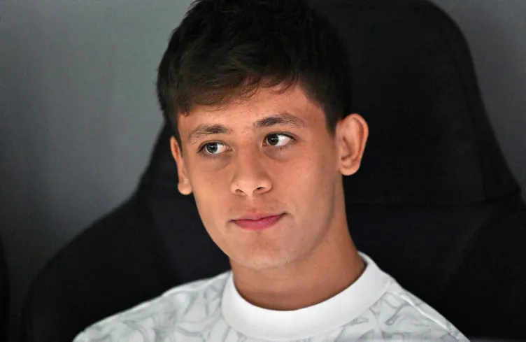 Ve Arda Güler, Real Madrid’den ayrılıyor! Yeni adresi için 4 ihtimal var