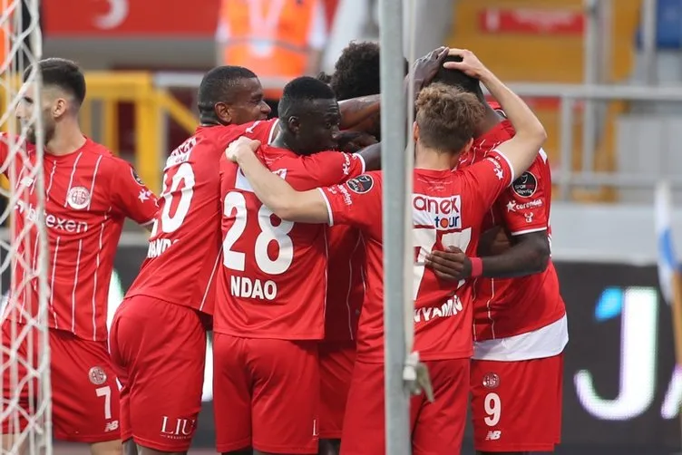 Antalyaspor farka gitti, Nuri Şahin bir rekora daha ortak oldu! Kasımpaşa da karşısında duramadı…