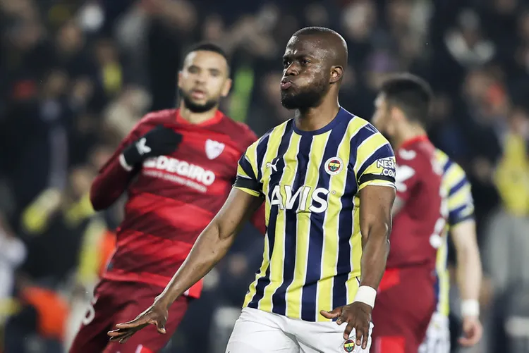 enner-valencia-fenerbahceden-rekor-kirarak-ayrildi-1686644253744.jpg