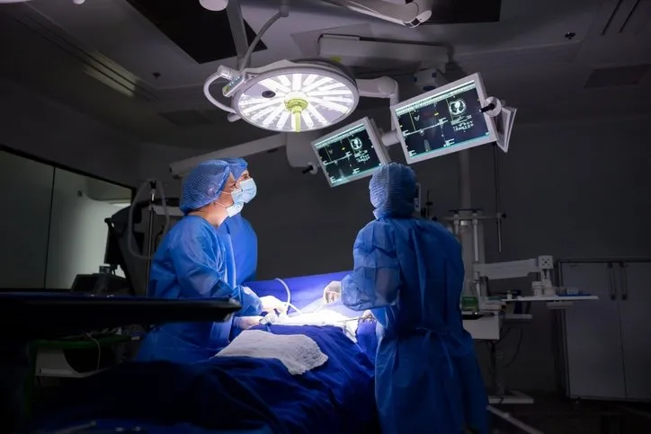 Doktorları şoke eden vaka! 4 yıl "dışkısını" kusarak yaşadı: 70 kilodan 41'e düştü! Meğer bağırsakları...