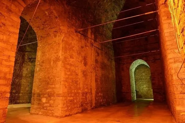 Nuruosmaniye Mahzeni'nden 2. Yerebatan Sarnıcı çıktı!