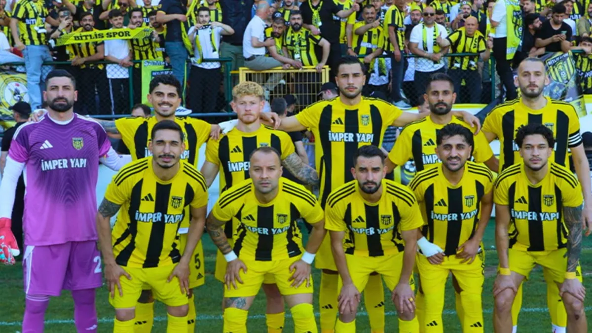 Bitlis Spor, 3. Lig’e yükseldi! Taraftarlardan büyük coşku Bitlis Spor, 3. Lig’e yükseldi! Taraftarlardan büyük coşku