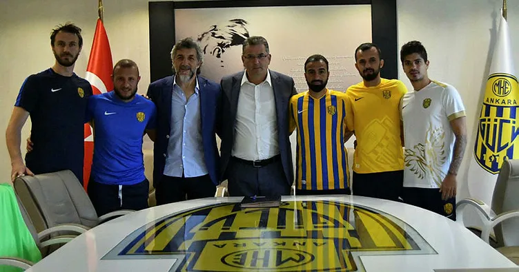Ankaragücü’nde imza şov!