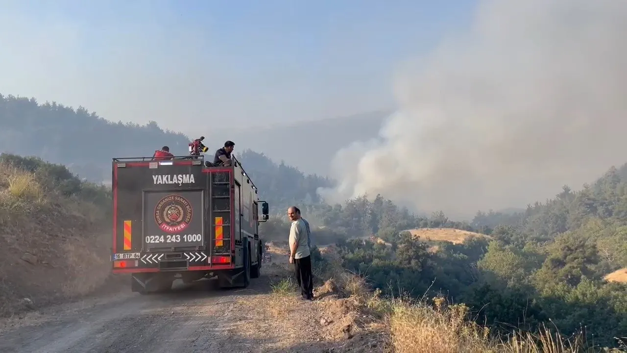 Bursa'da alev savaşçılarının halı sahadaki görüntüsü duygulandırdı