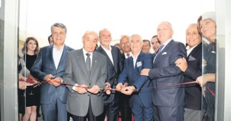 Görkemli şube açılışı