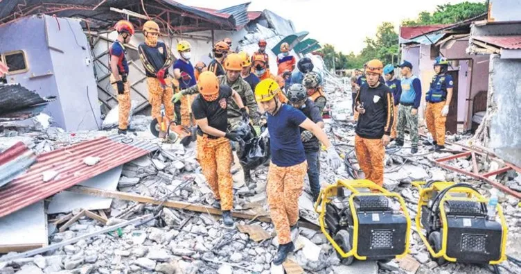 Filipinler 6.9’la sallandı 69 ölü