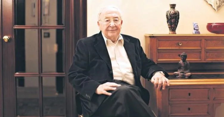 Eski dışişleri bakanı İlter Türkmen vefat etti