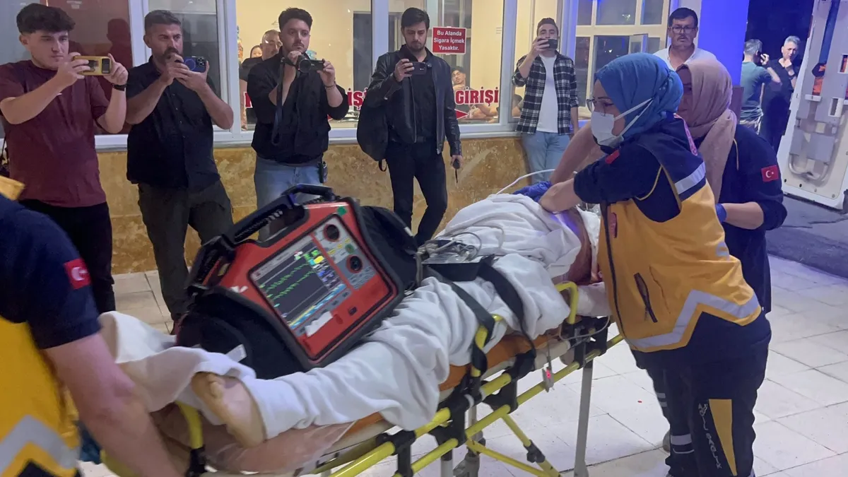 Sivas’ta bir kişi baba ve iki oğlunu tüfekle vurdu Sivas’ta bir kişi baba ve iki oğlunu tüfekle vurdu