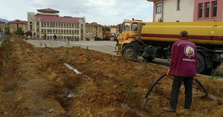 Seydişehir Belediyesi okulları güzelleştiriyor