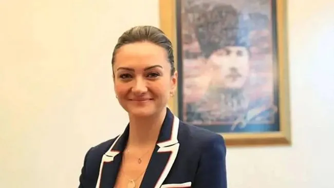 ibb-sorusturmasinda-gozaltina-alinan-ozel-kalem-mudurunun-ifadesine-ulasildi-yolsuzluk-sorularina-is-tanimi-sa-1745845804003.jpeg İBB soruşturmasında gözaltına alınan özel kalem müdürünün ifadesine ulaşıldı! Yolsuzluk sorularına