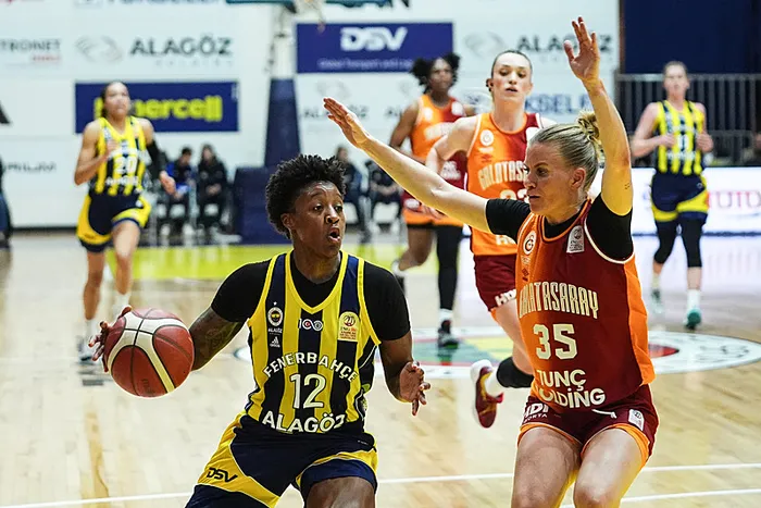 yari-finaldeki-derbide-kazanan-fenerbahce-1711735846095.jpeg