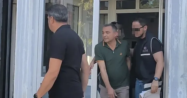 chpde-baklava-kutusunda-rusvete-ihrac-talebi-3-isim-disipline-sevk-edildi-1752510511071.jpeg SON DAKİKA! CHP’de baklava kutusunda rüşvete ihraç talebi! 3 isim disipline sevk edildi