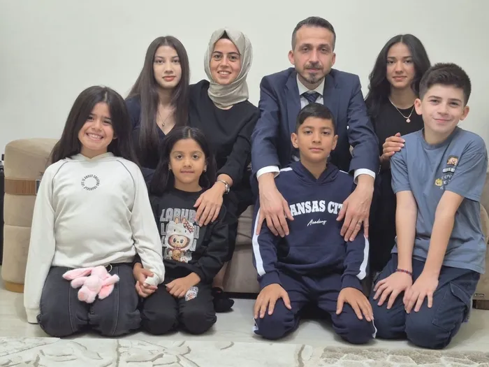 trabzon-almanya-hattinda-gonul-koprusu-koruyucu-aile-olduklari-4-kardesle-almanyada-bulustular-1791867504343.jpg