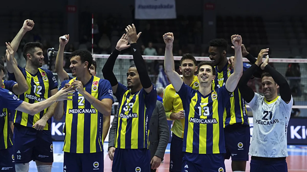 Efeler Ligi: Fenerbahçe evinde set vermeden kazandı! Efeler Ligi: Fenerbahçe evinde set vermeden kazandı!