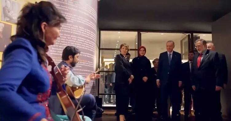 SON DAKİKA: Başkan Erdoğan’dan sürpriz ziyaret sonrası sanatçıların aileleri ile keyifli sohbet! Sosyal medyadan canlı yayınladı...