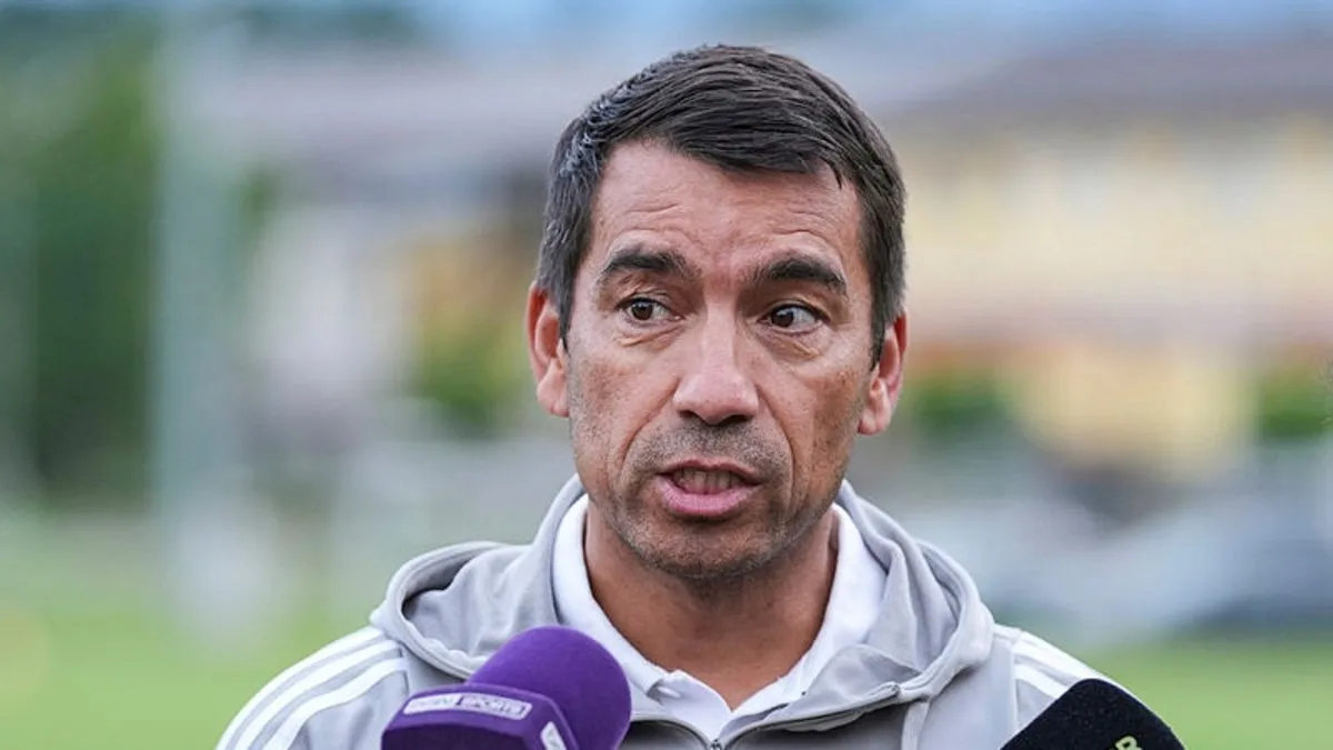 SON DAKİKA BEŞİKTAŞ HABERLERİ: Beşiktaş'ta tam 9 ayrılık! Van Bronckhorst üzerlerini çizdi
