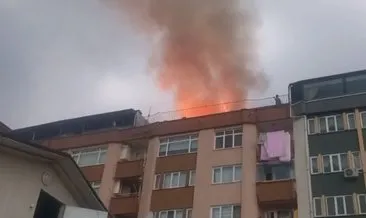 Samsun'da korkutan yangın: 9 katlı binanın çatısını alevler sardı! #samsun