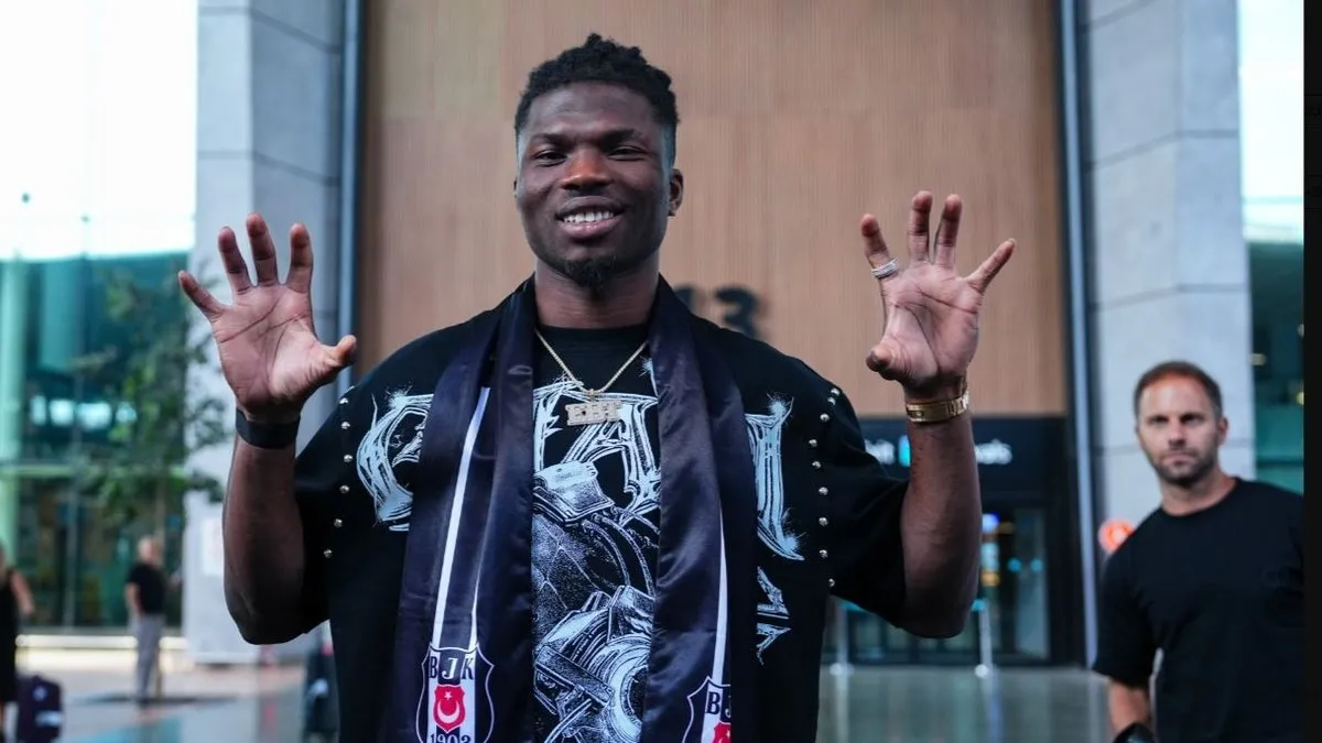 Beşiktaş’ın yeni transferi El Bilal Toure, İstanbul’a geldi! Beşiktaş’ın yeni transferi El Bilal Toure, İstanbul’a geldi!
