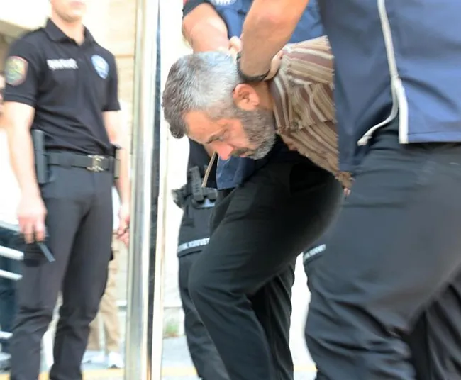 darbeci-fetocu-burkay-karatepenin-ablasi-tutuklandi-1786374148076.jpg Darbeci FETÖ'cü Burkay Karatepe'nin ablası tutuklandı!