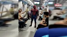 Antalya’da acemi örümcek adamın tramvaydaki gösterisi yolcuları gülümsetti