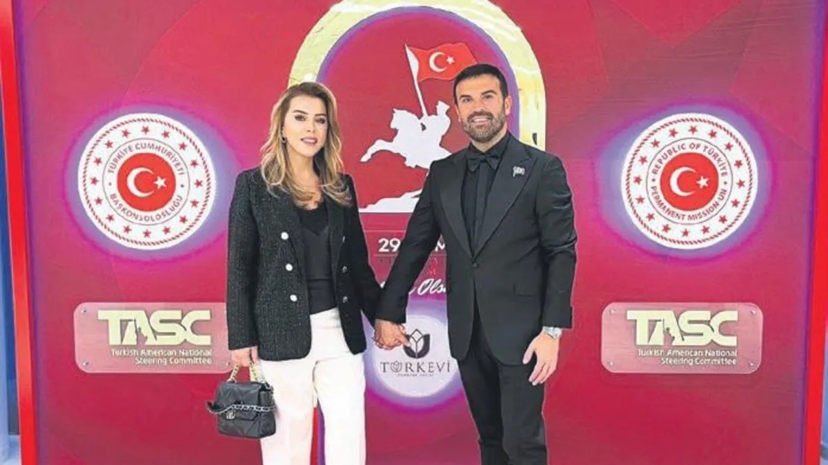 New York’ta Ata’nın en sevdıği şarkıyı söyledi New York’ta Ata’nın en sevdıği şarkıyı söyledi