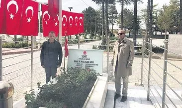 Komutanı, Ömer Halisdemir’in mezarını ziyaret etti
