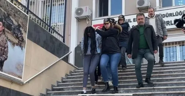 Yok böyle dolandırıcılık! Çöpçatan uygulamasıyla buluştular! Telefonlarını alıp banka hesaplarını boşalttılar!