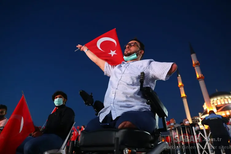 Εικόνες της τελευταίας στιγμής και όλες οι εξελίξεις από την Αγία Σοφία που προετοιμάστηκαν για την προσευχή της Παρασκευής