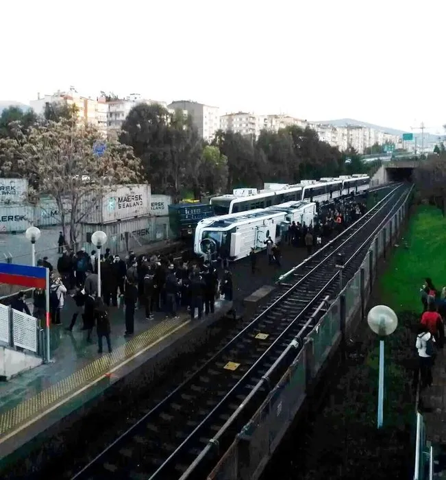 İzmir metrosunda kaza