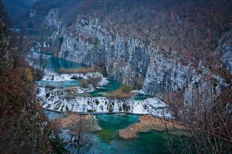 Plitvice Gölleri görenleri büyülüyor