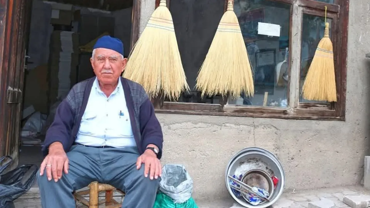 Yaşlı adam evinde ölü bulundu