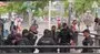 Hamburg’da tren istasyonunda silah ve kesici alet araması | Video