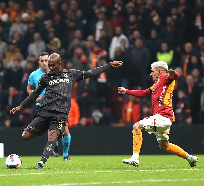 trabzonspor-lider-galatasarayi-konuk-edecek-1746777726811.jpeg