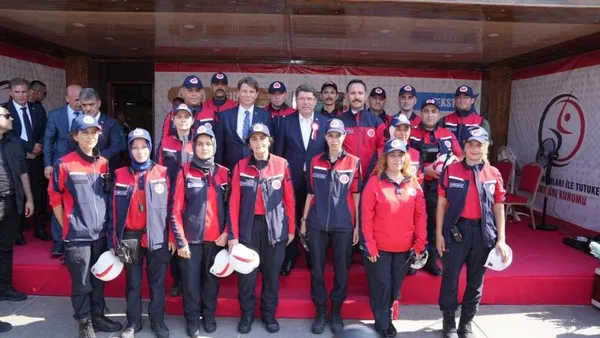isyurtlari-urun-ve-el-sanatlari-fuari-adalet-bakaninin-katilimiyla-acildi-1720973030814.jpeg